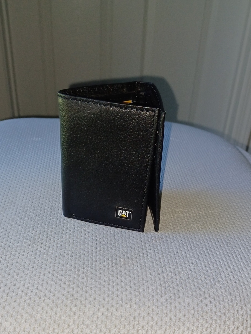 Caterpillar Black Leather Trifold Key & Card Organizer